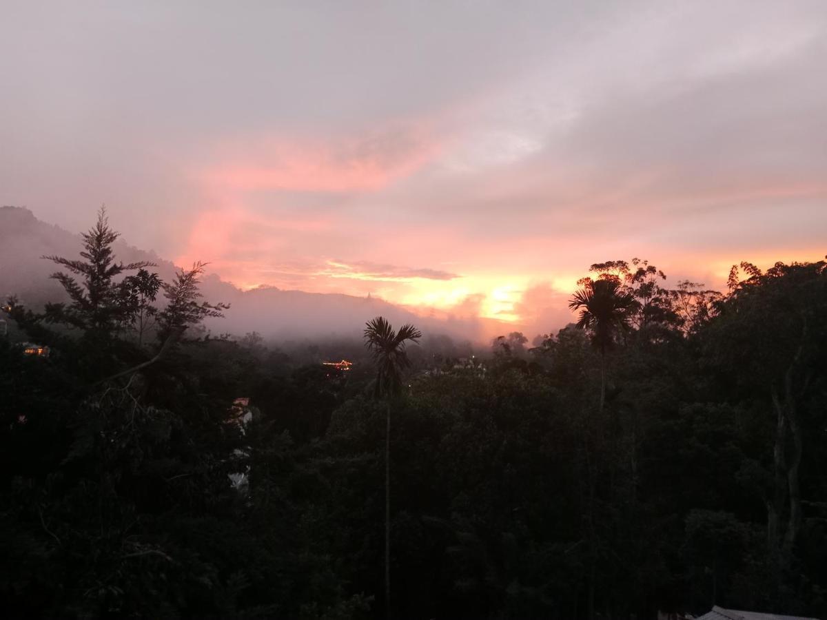 Ella Glory Inn Luaran gambar